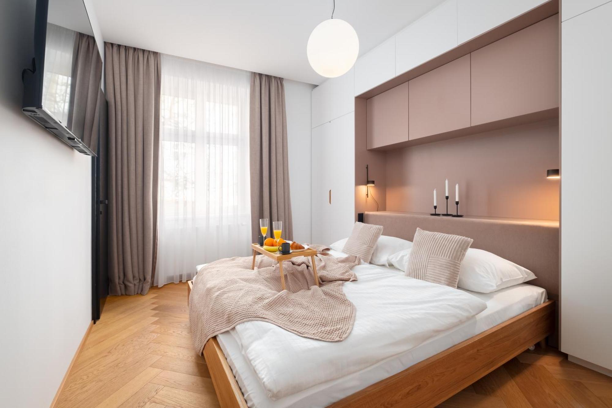 Days - Modern With Workspace - Quiet Area * Prag