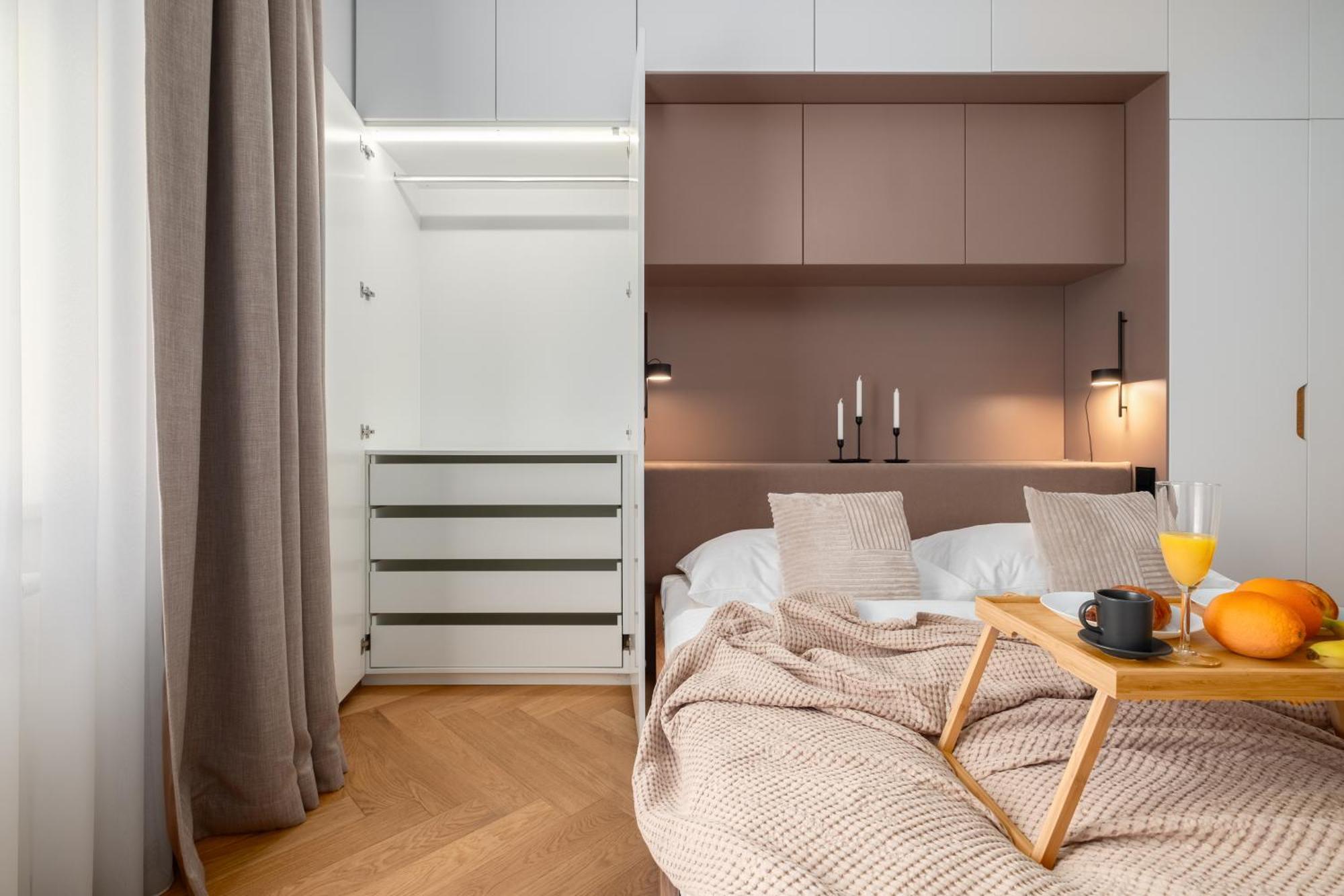 Apartment Days - Modern With Workspace - Quiet Area Prag